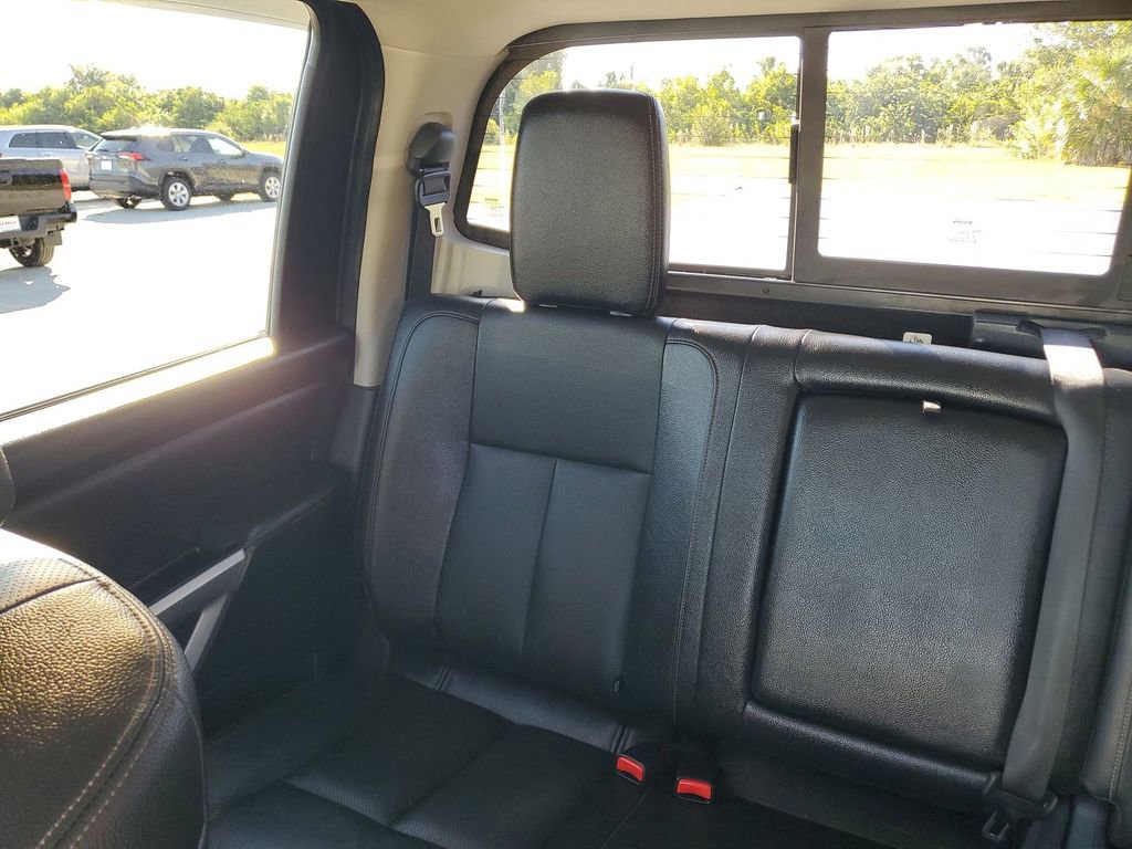 Used 2019 Nissan Titan SL w/ Chrome Package image 12