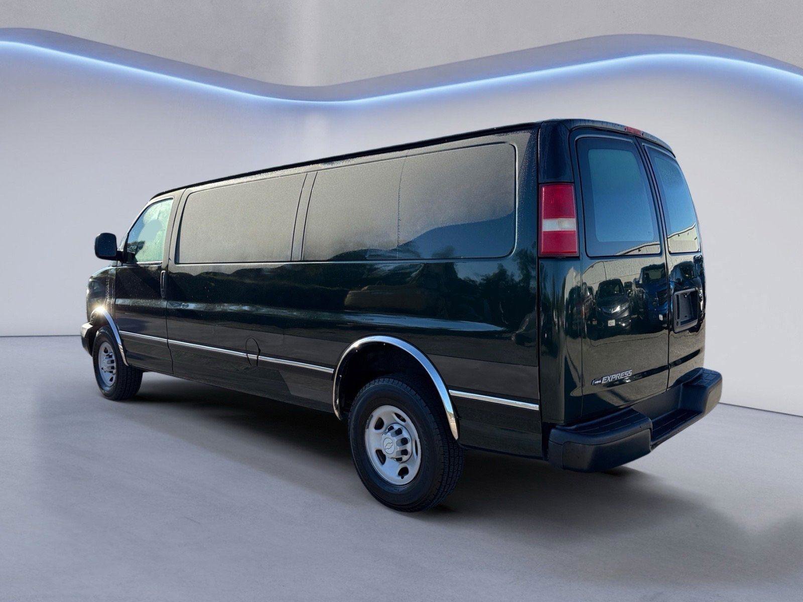Used 2005 Chevrolet Express 3500 Extended image 5