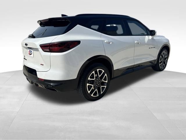 Certified 2023 Chevrolet Blazer RS w/ Driver Confidence II Package image 7