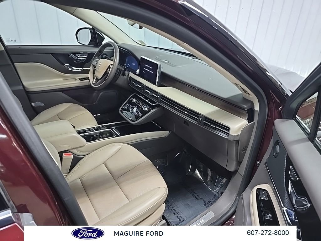 Used 2021 Lincoln Corsair Reserve w/ Sport Package image 19