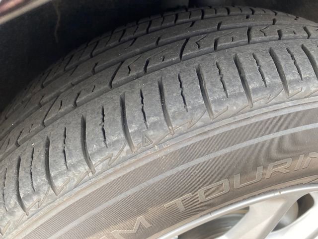 Used 2024 Chrysler Pacifica Touring-L FWD image 21