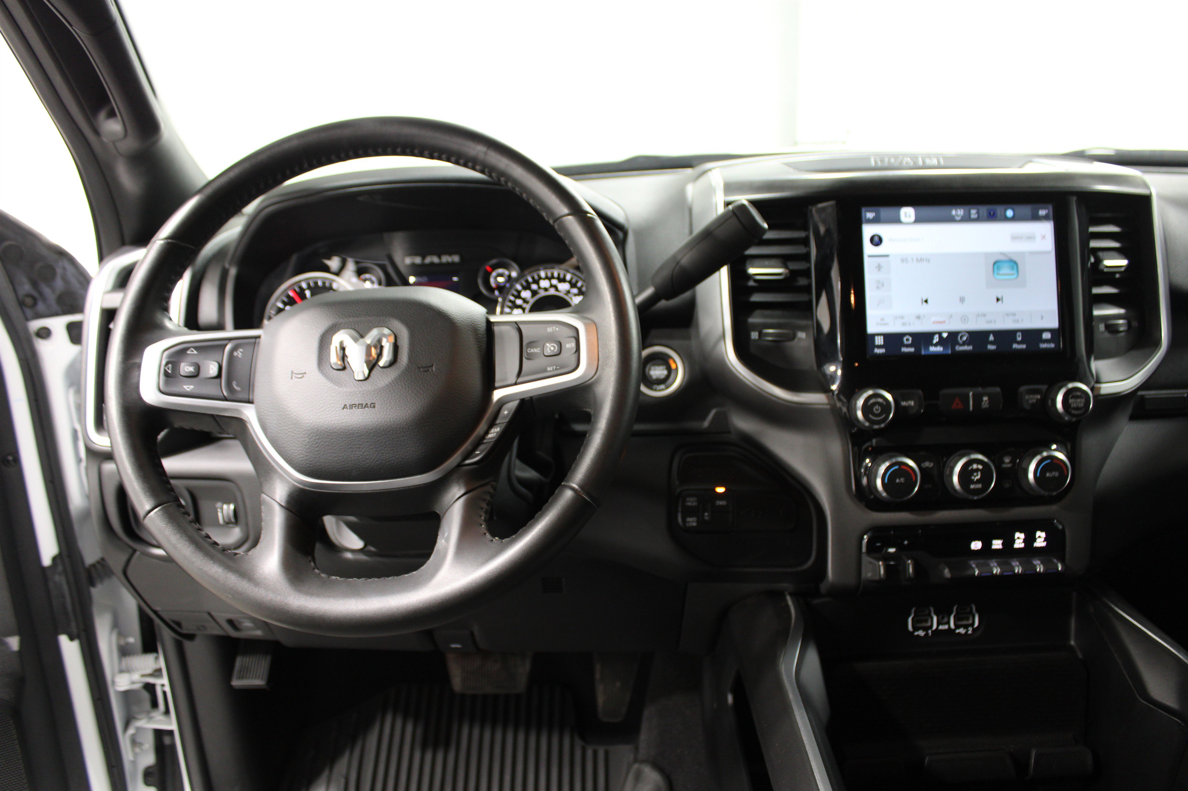 Used 2024 RAM 2500 Lone Star w/ Sport Appearance Package AWD/4WD image 2