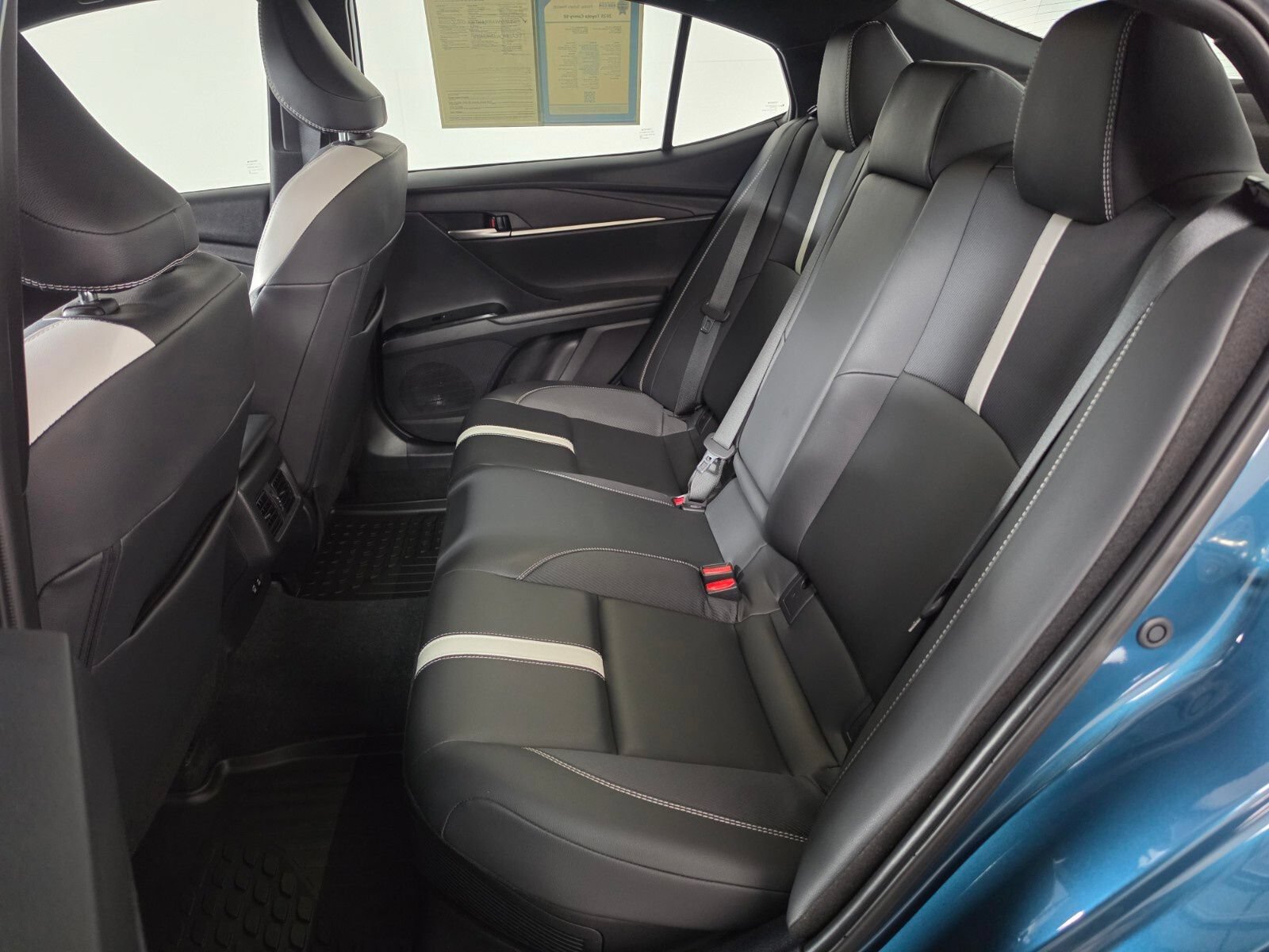 Used 2025 Toyota Camry SE w/ Convenience Package AWD/4WD image 16