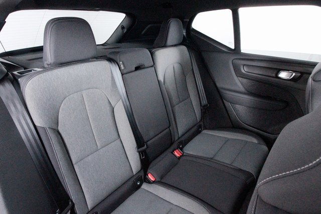 Certified 2025 Volvo XC40 B5 Core w/ Climate Package image 23