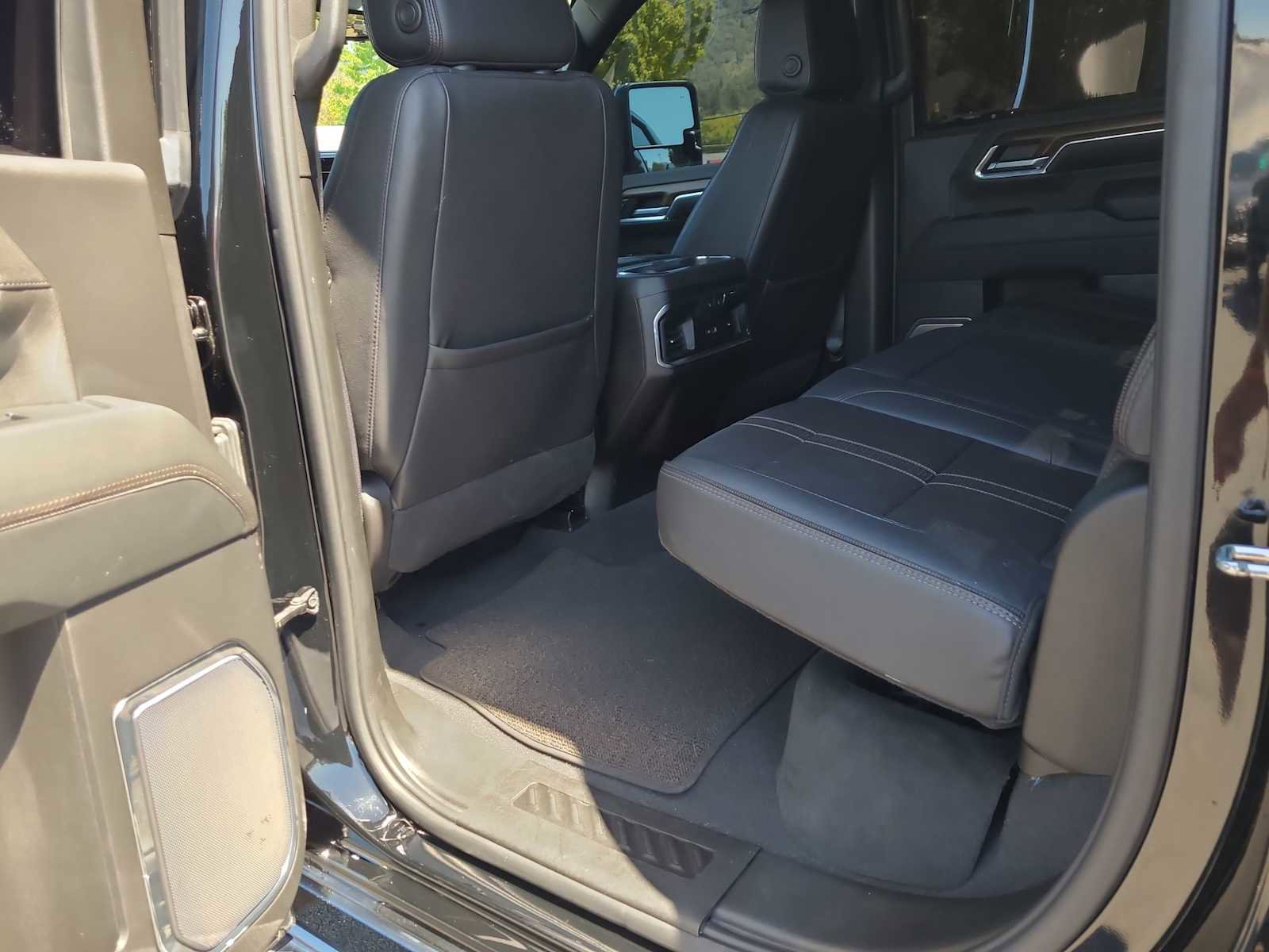 Used 2024 Chevrolet Silverado 3500 High Country w/ High Country Premium Package AWD/4WD image 20