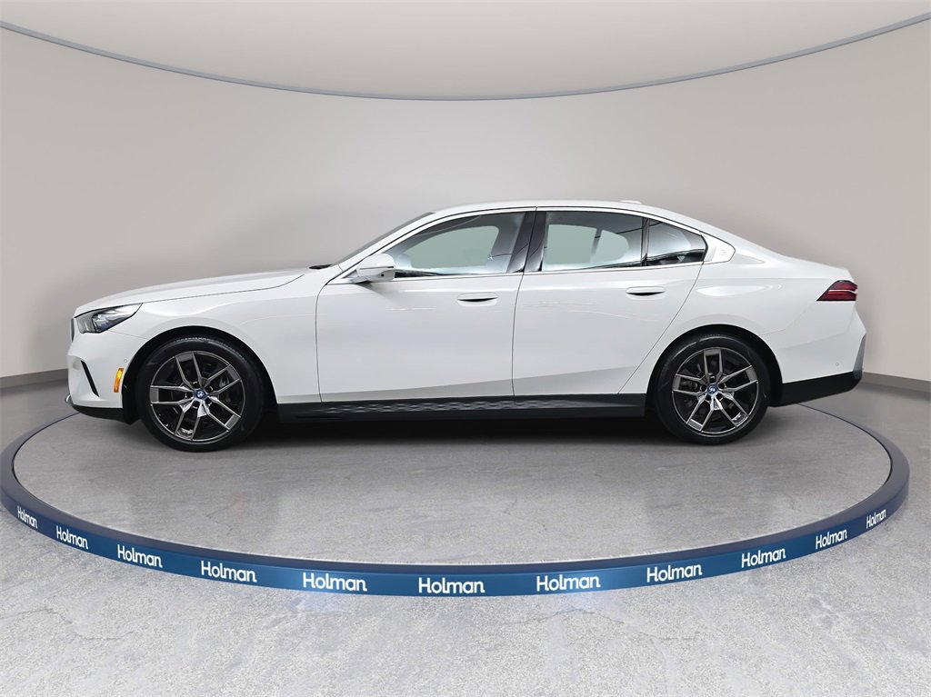 Used 2025 BMW i5 xDrive40 w/ Premium Package image 9