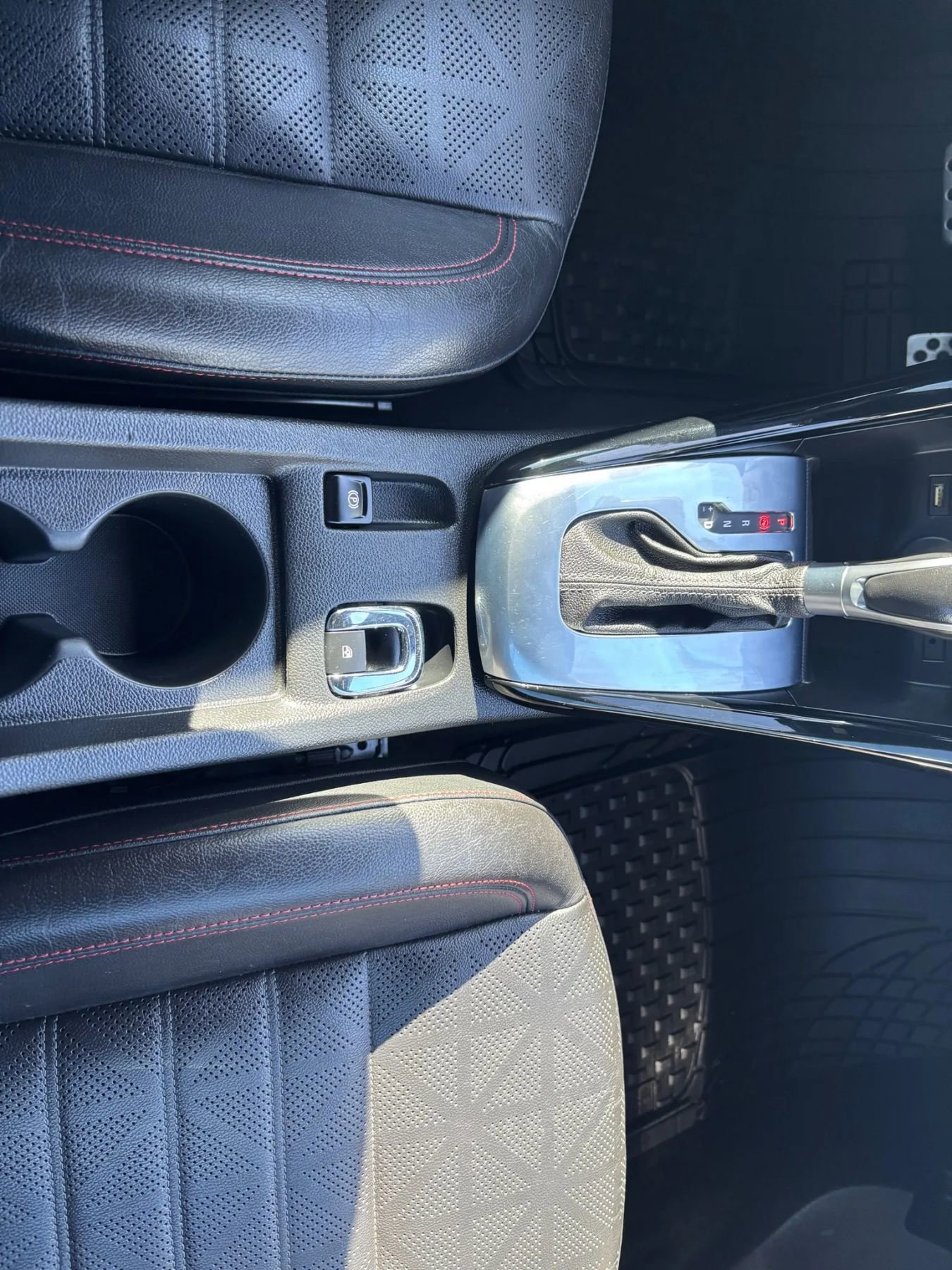 Used 2019 Buick Cascada Sport Touring w/ Dark Effects Package image 22