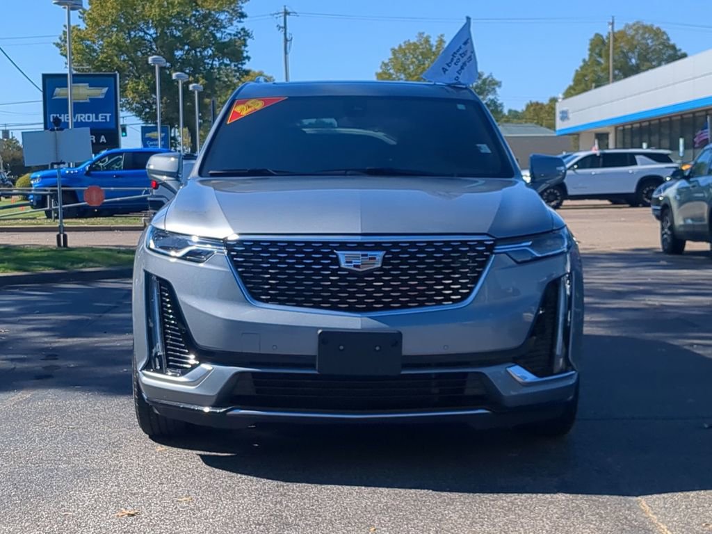 Used 2025 Cadillac XT6 Premium Luxury image 3