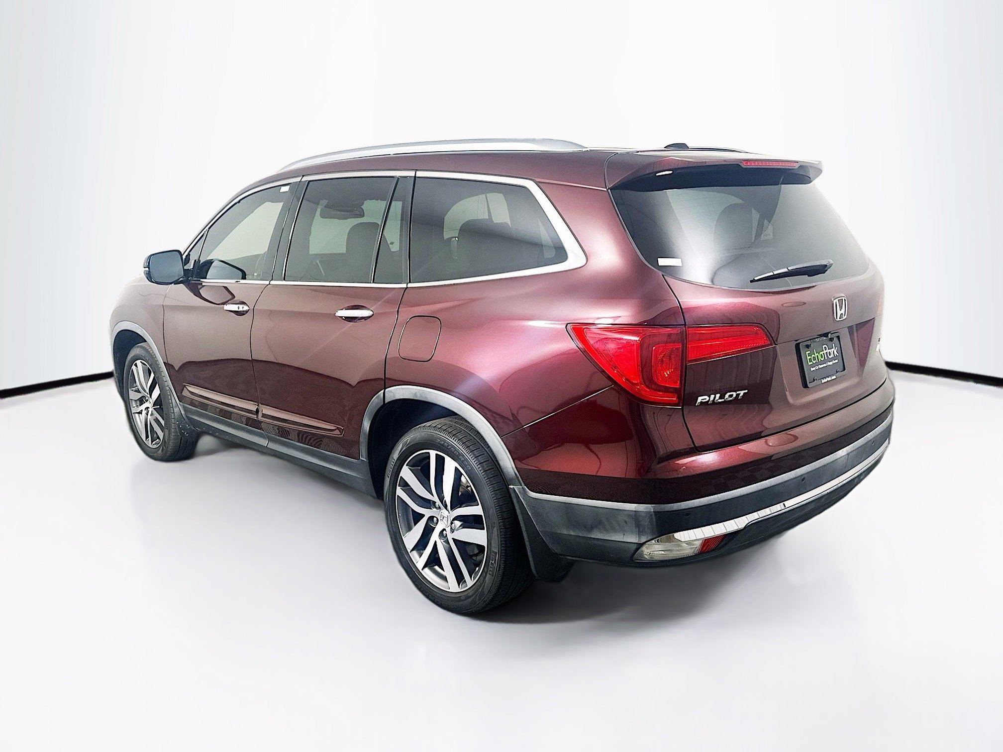 Used 2017 Honda Pilot Touring image 5