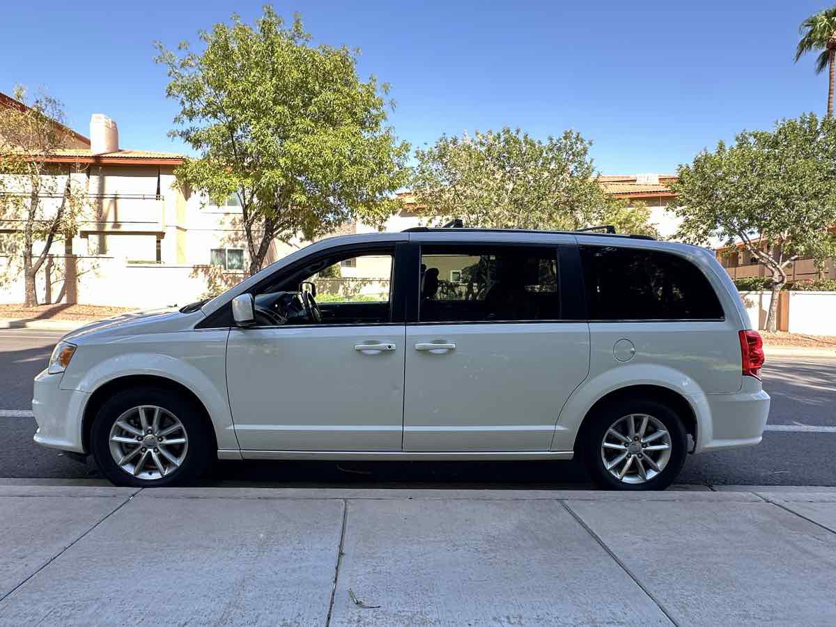 Used 2020 Dodge Grand Caravan SXT FWD image 5