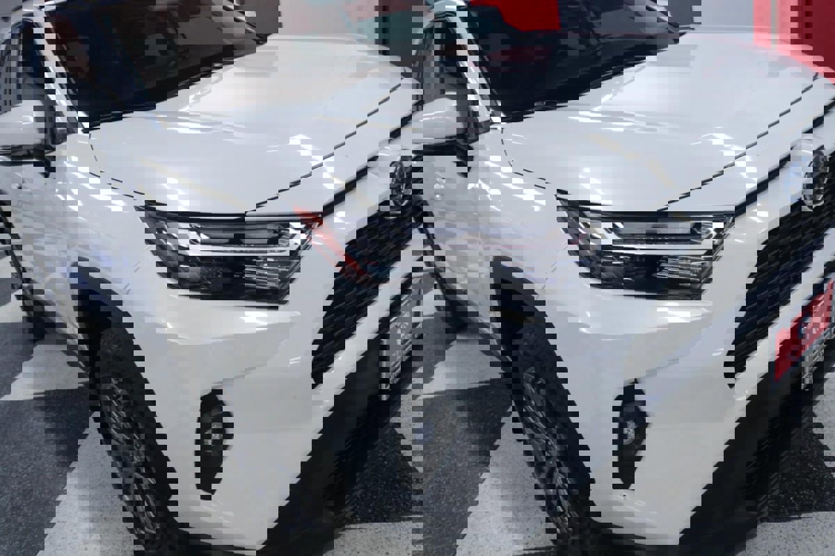 Used 2022 Toyota RAV4 XLE Premium image 32