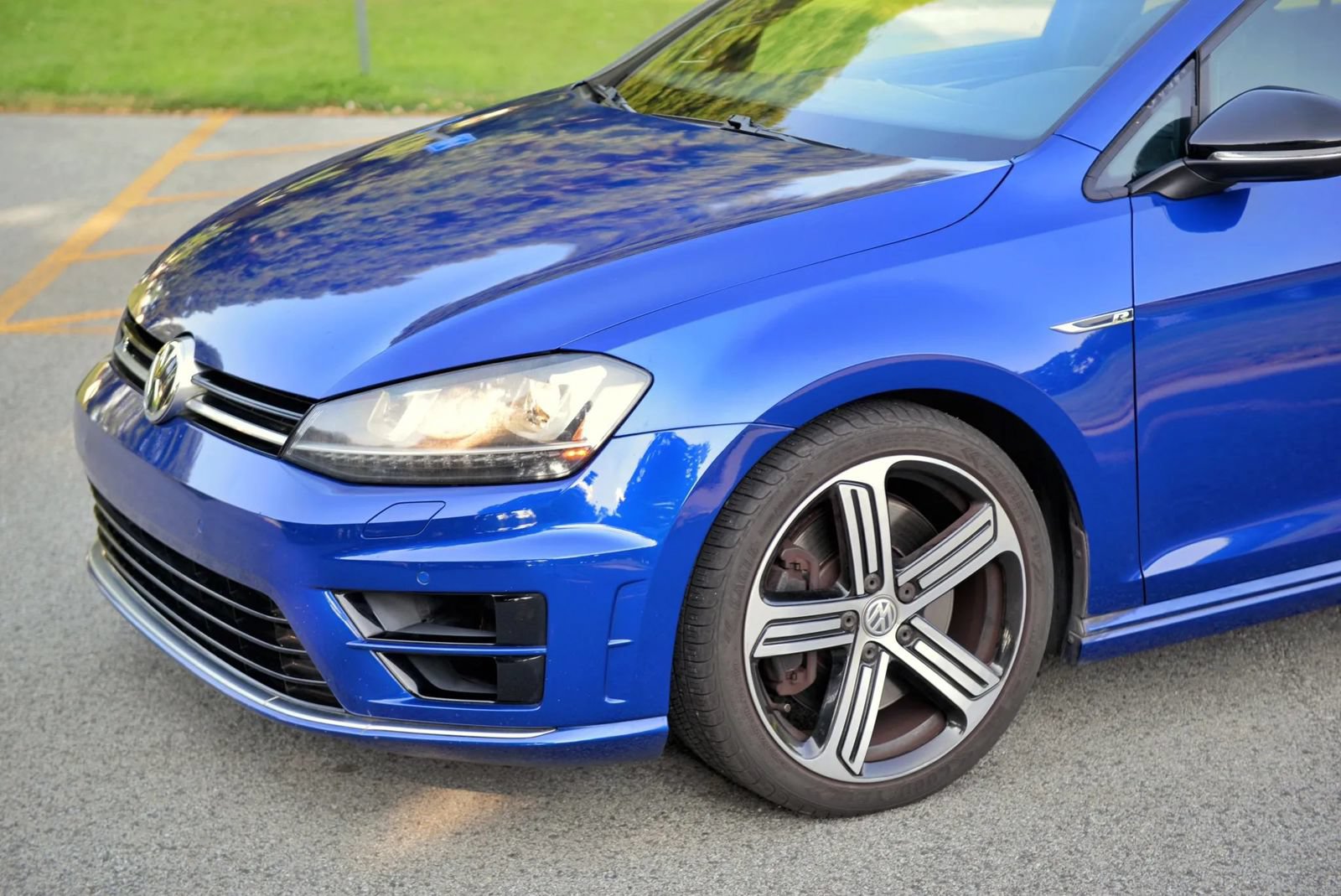 Used 2015 Volkswagen Golf R 4-Door AWD/4WD image 8