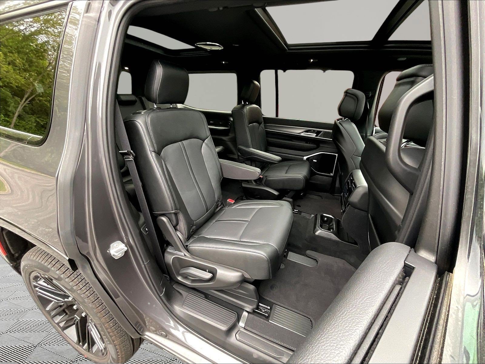 New 2026 Jeep Grand Wagoneer Limited AWD/4WD image 20