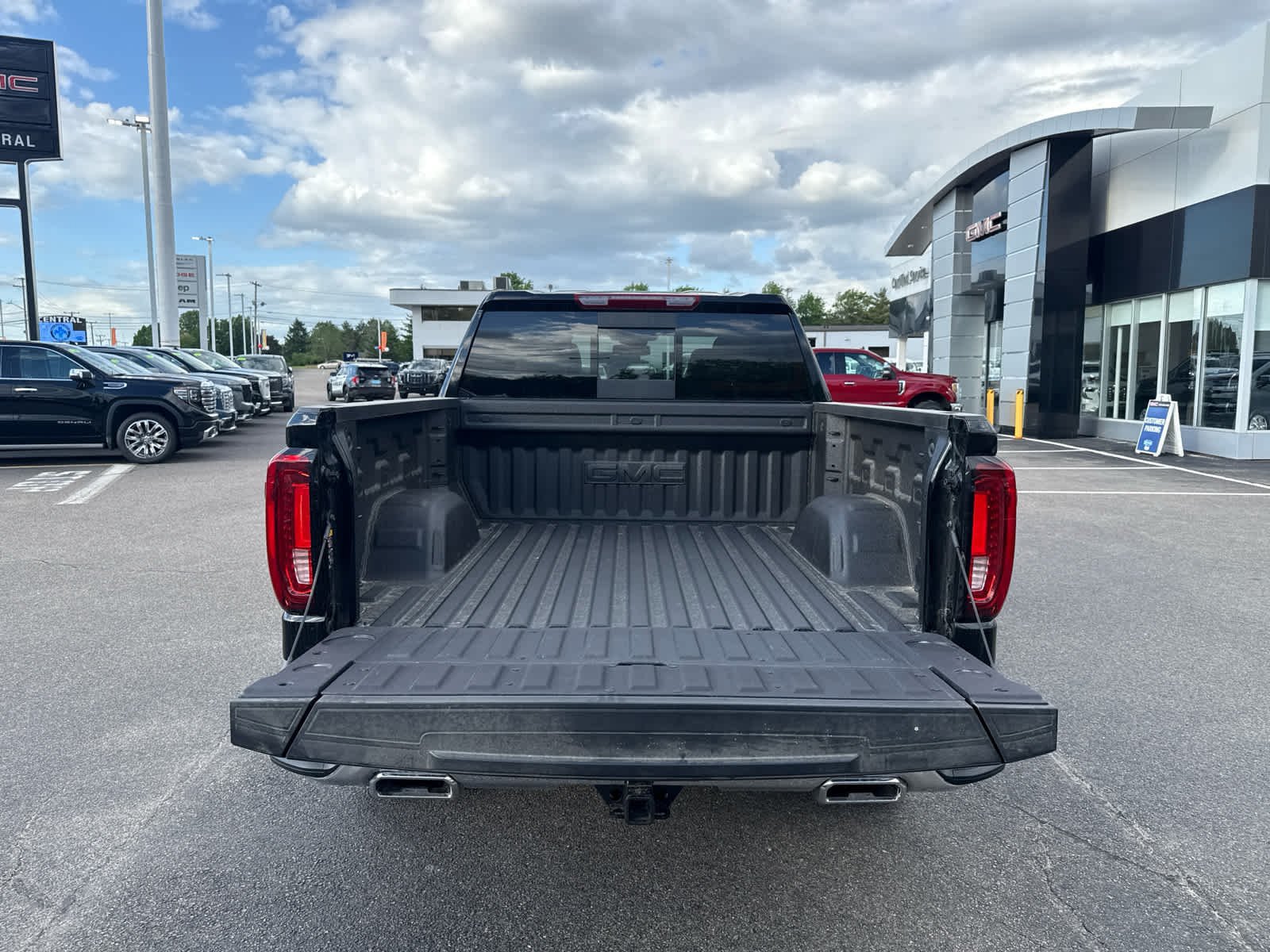 New 2026 GMC Sierra 1500 SLT w/ SLT Premium Plus Package AWD/4WD image 12