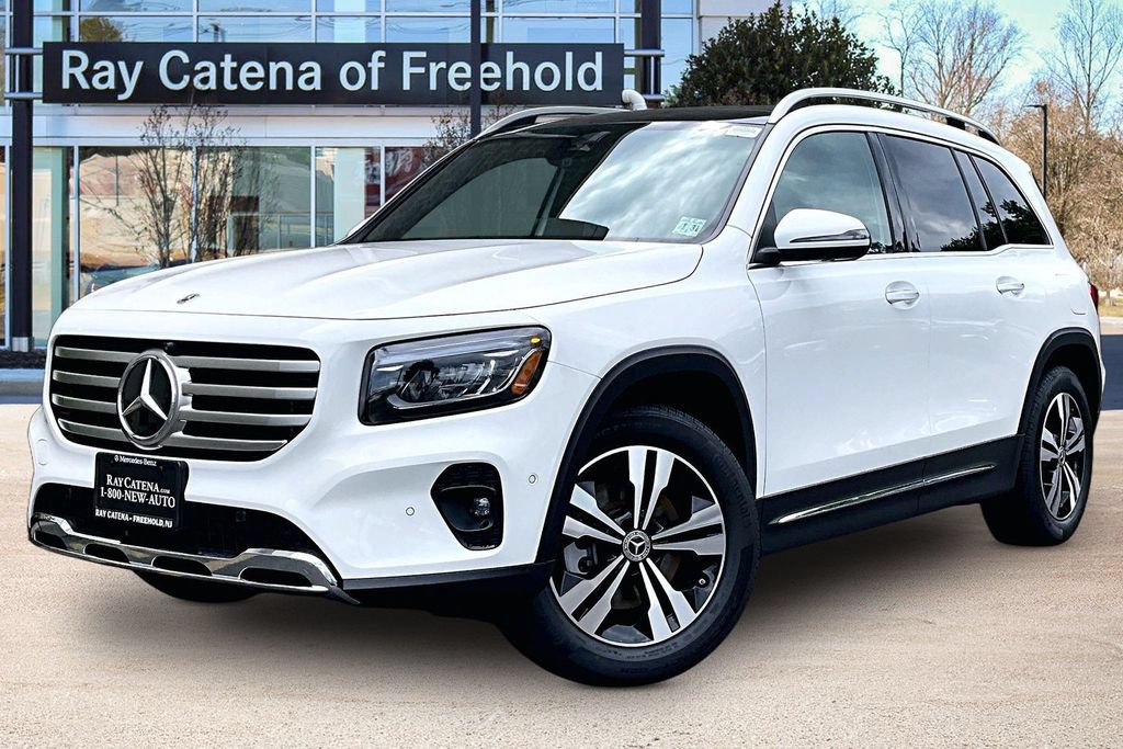 Used 2026 Mercedes-Benz GLB 250 4MATIC image 1