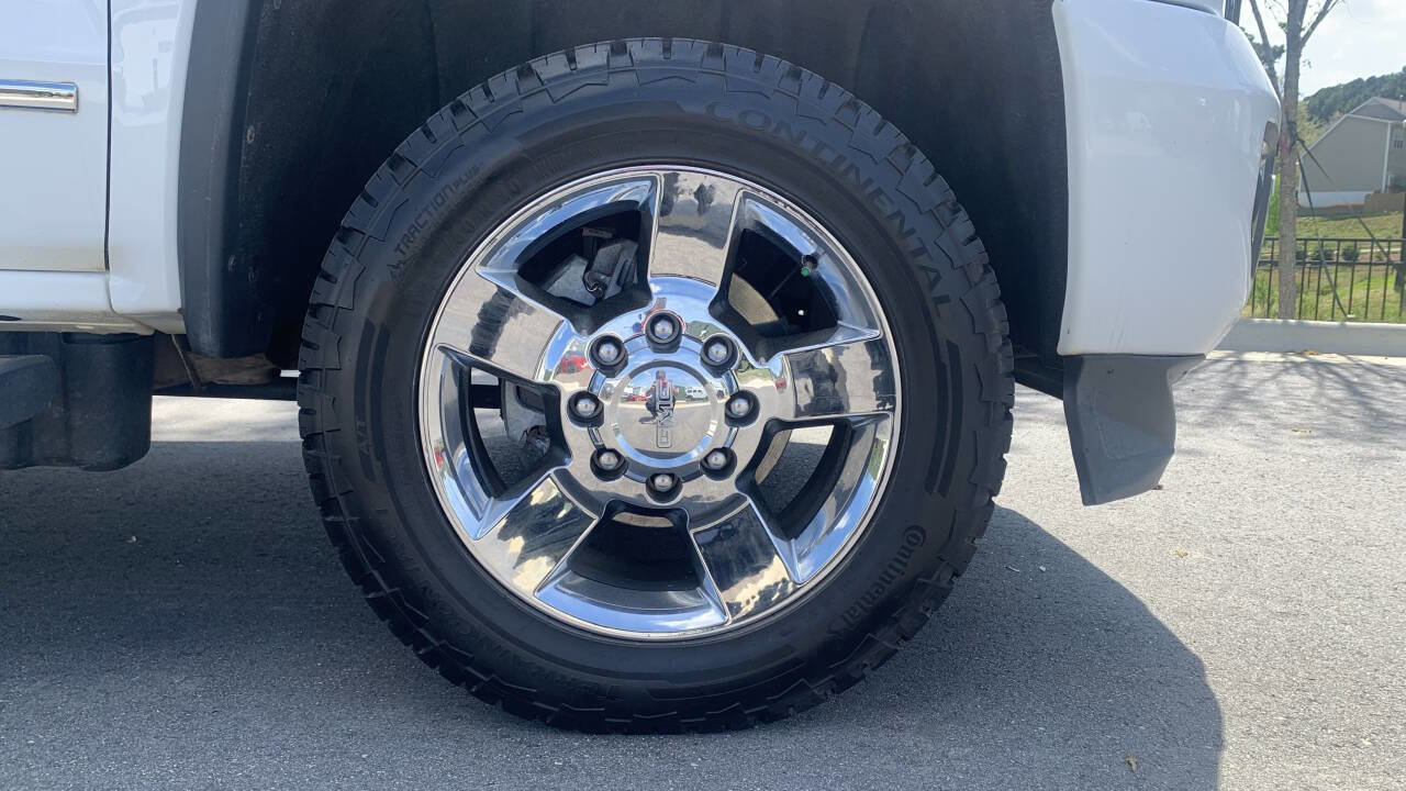 Used 2015 GMC Sierra 2500 Denali w/ Duramax Plus Package AWD/4WD image 22