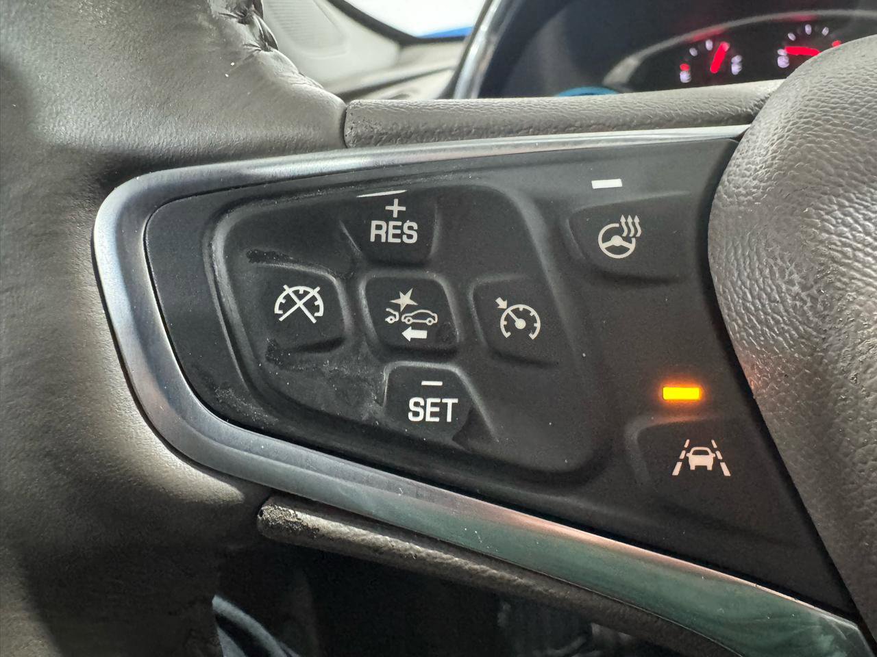 Used 2018 Chevrolet Malibu Premier w/ Premier Sun and Wheel Package FWD image 36