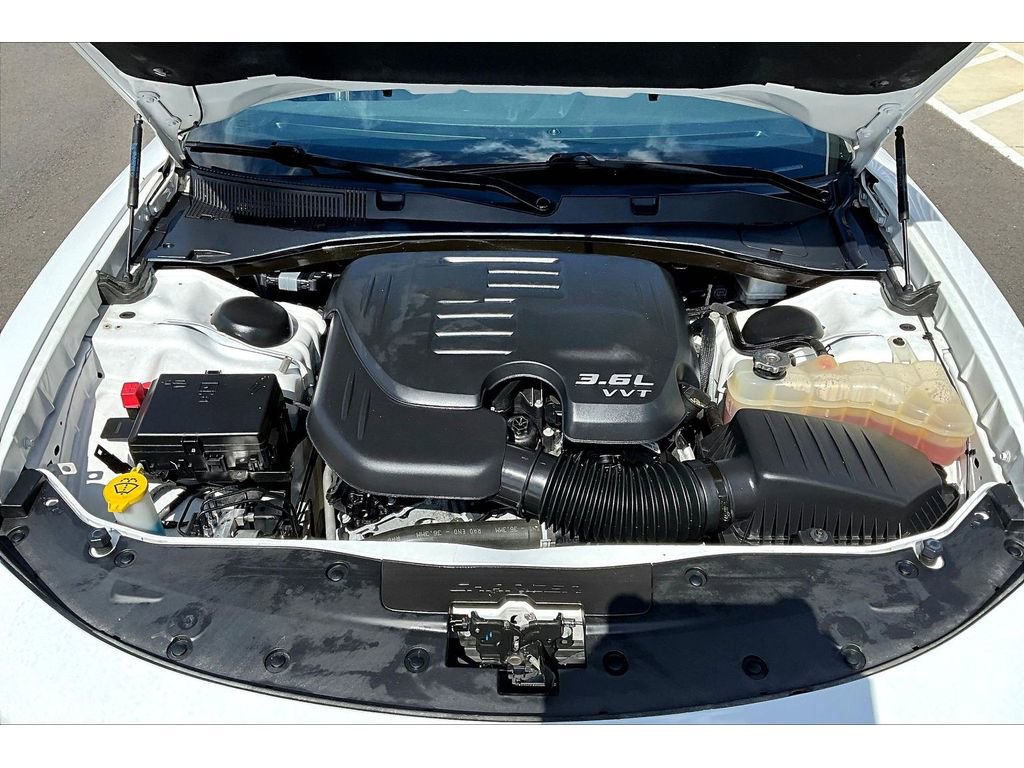 Used 2020 Dodge Charger SXT w/ Leather Interior Group RWD image 10