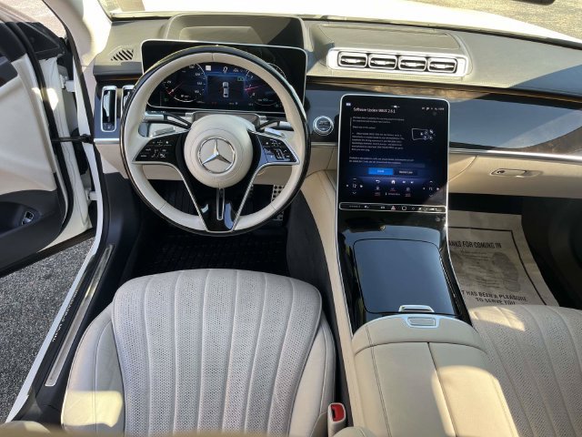 Used 2022 Mercedes-Benz S 580 4MATIC Sedan w/ AMG Line Package image 15