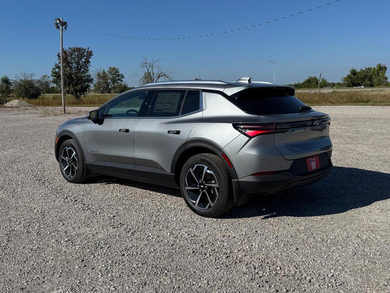 New 2026 Chevrolet Equinox EV LT image 3