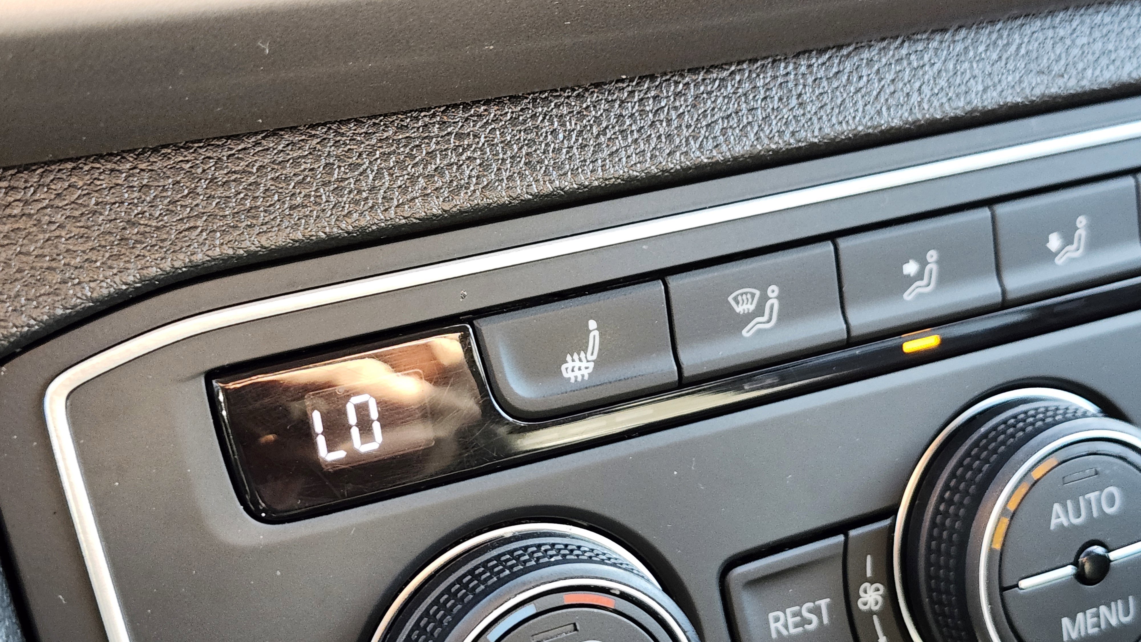 Used 2020 Volkswagen Atlas SE image 24