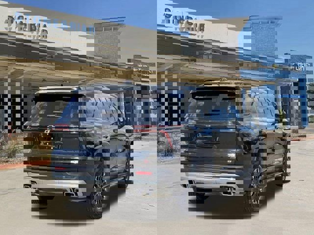Used 2025 Chevrolet Traverse Z71 w/ Driver Confidence Package image 5