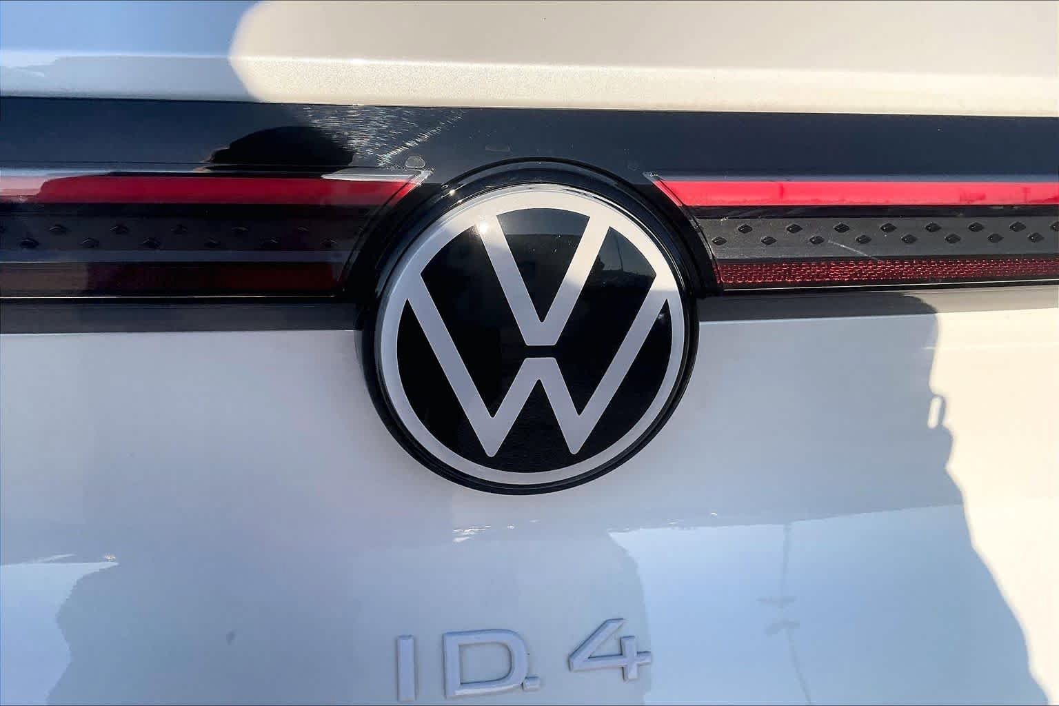 Used 2023 Volkswagen ID.4 Pro S AWD/4WD image 9
