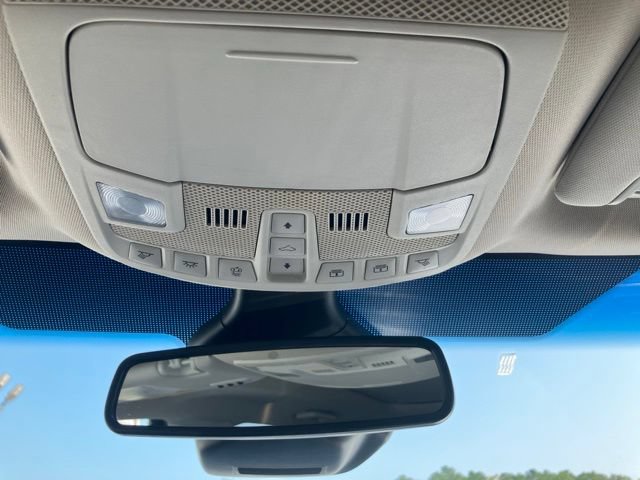 Used 2019 Ford Edge Titanium w/ Equipment Group 301A AWD/4WD image 16