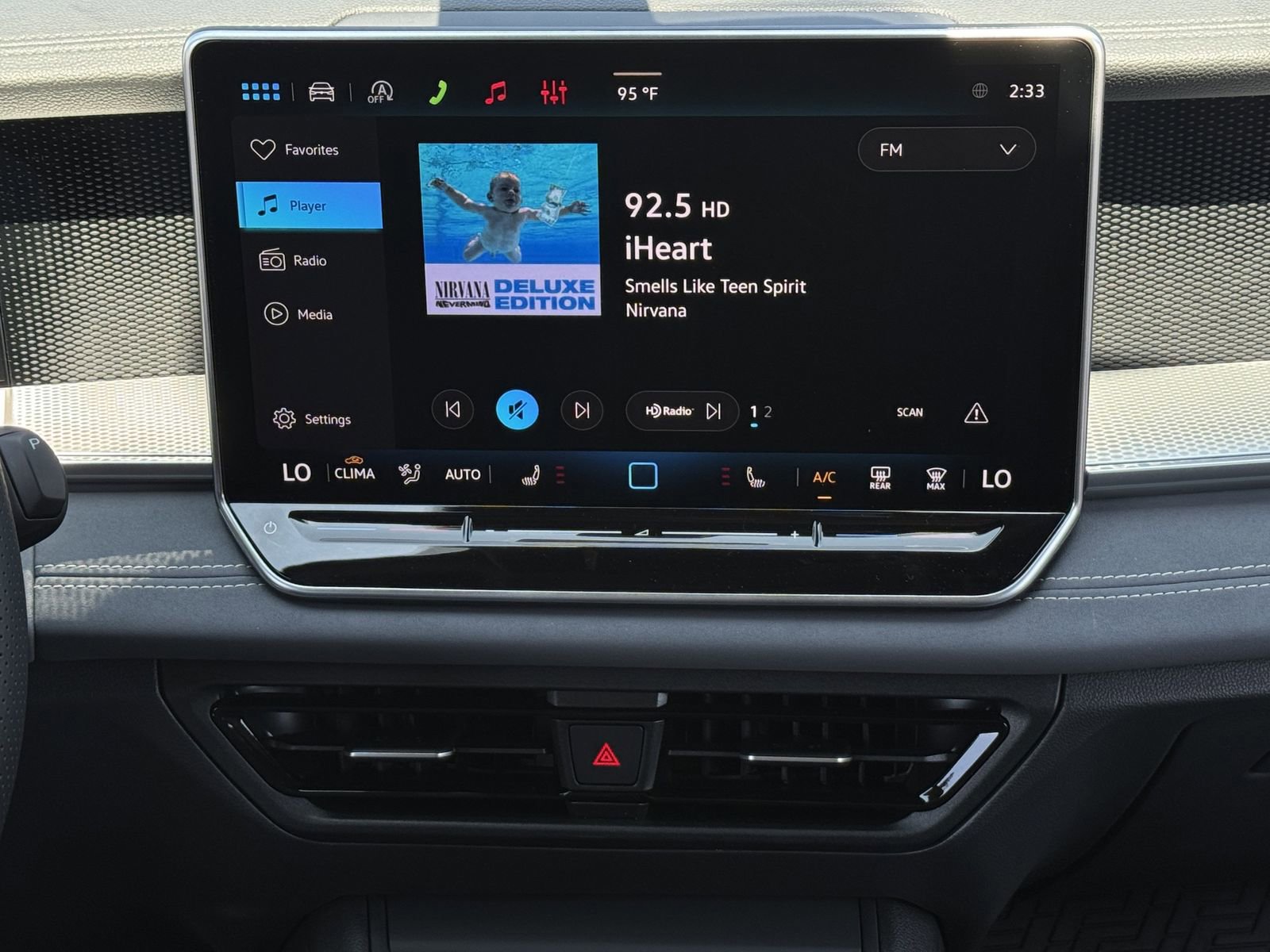 New 2026 Volkswagen Tiguan SE R-Line FWD image 19