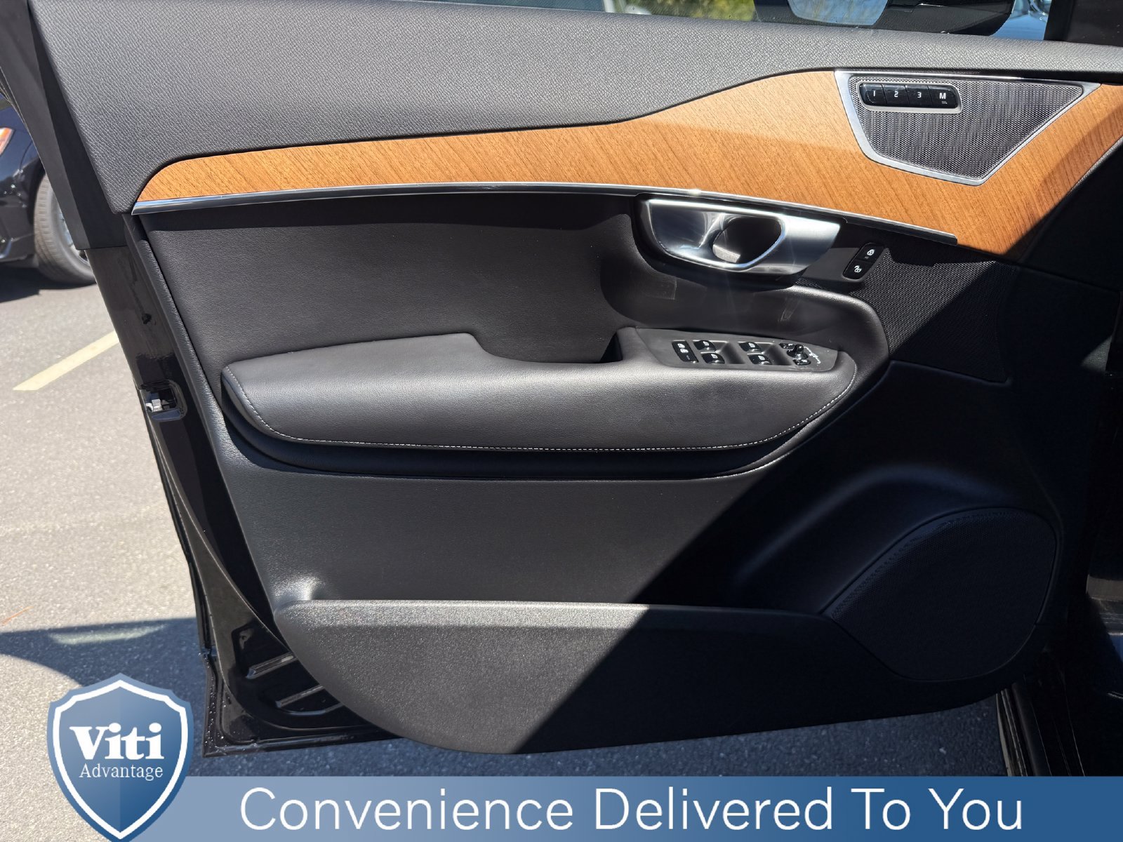 Certified 2025 Volvo XC90 B6 Plus w/ Protection Package Premier AWD/4WD image 16