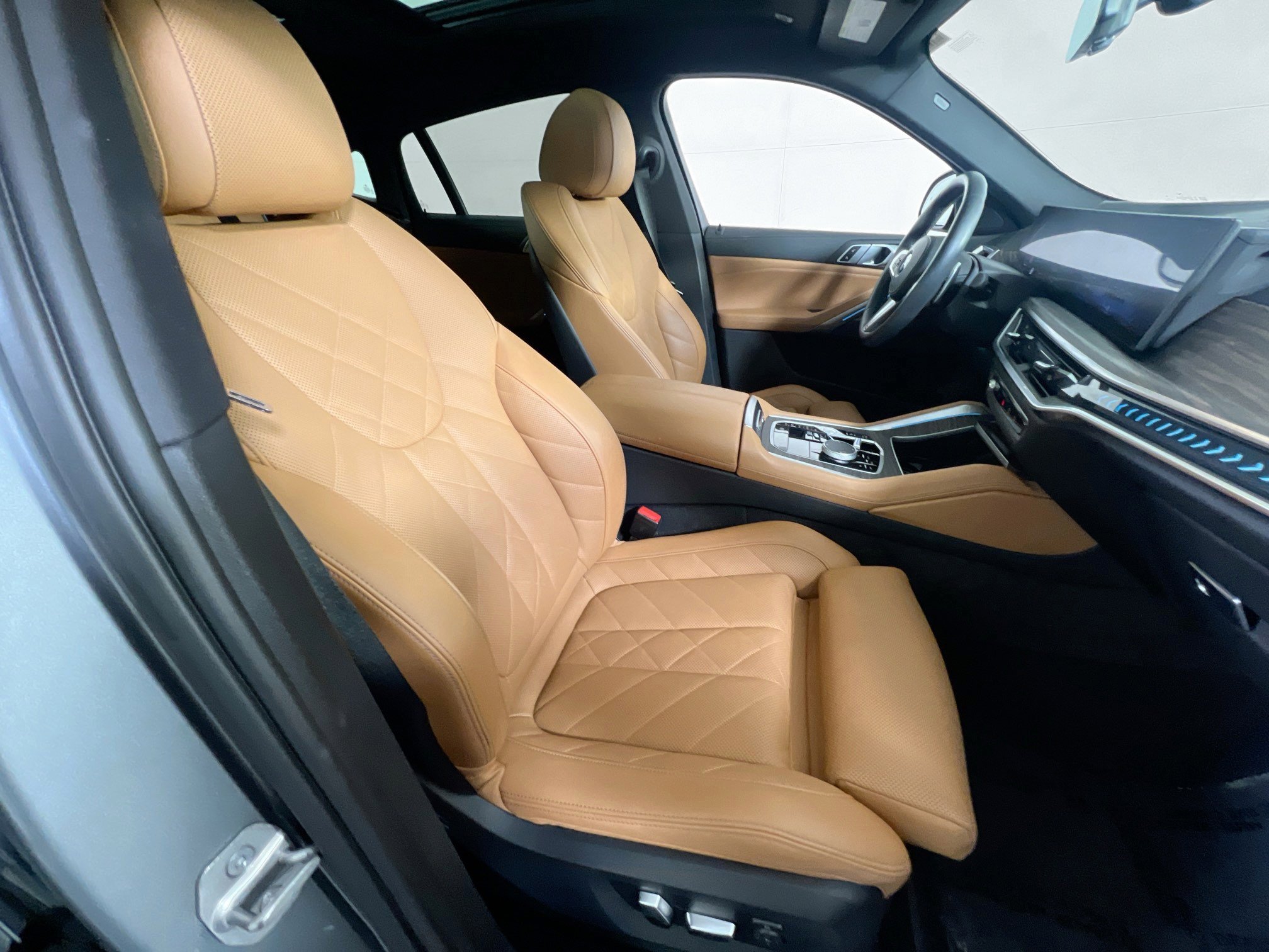 Used 2024 BMW X6 xDrive40i image 28