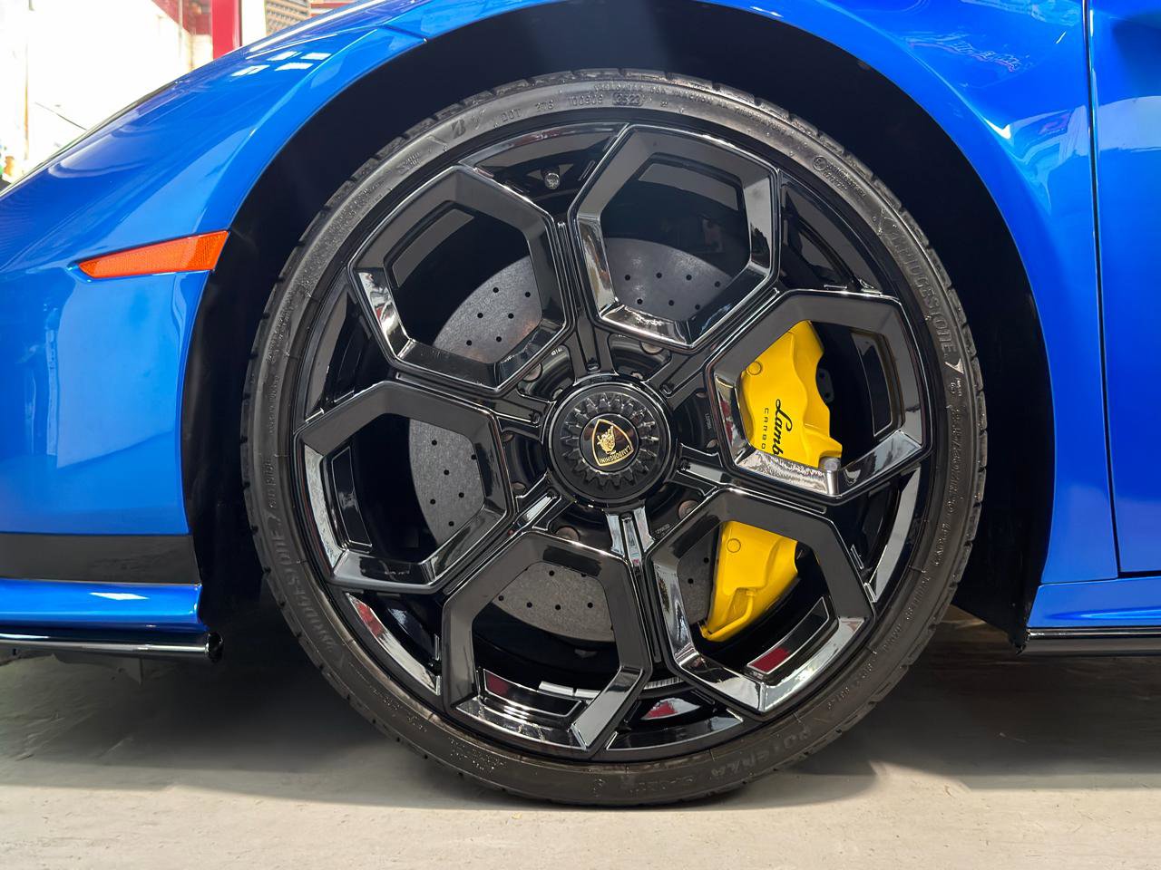 Used 2023 Lamborghini Huracan Tecnica RWD image 12