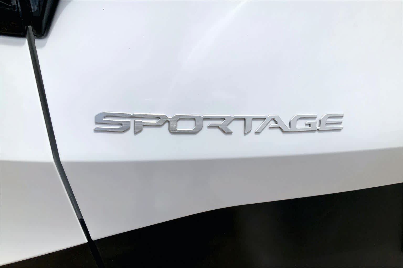 Certified 2026 Kia Sportage EX FWD image 19