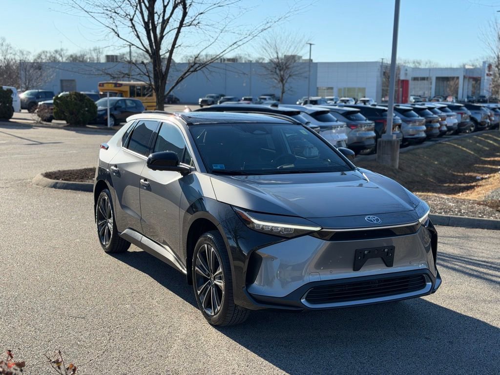 Used 2025 Toyota bZ4X AWD image 3