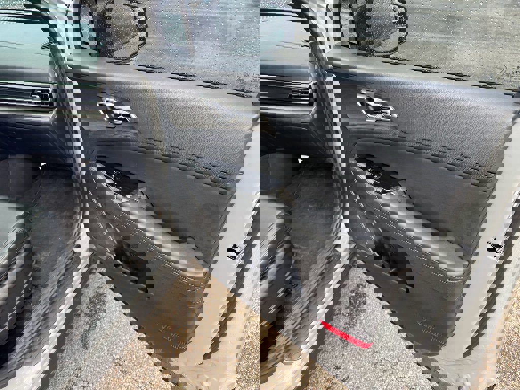 Used 2024 Kia Sportage X-Line w/ X-Line Premium Package image 18