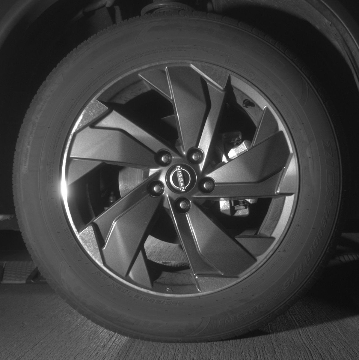 Used 2025 Nissan Rogue SV FWD image 13