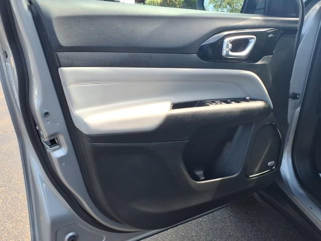 Certified 2023 Jeep Compass Limited w/ Sun and Sound Group AWD/4WD image 23