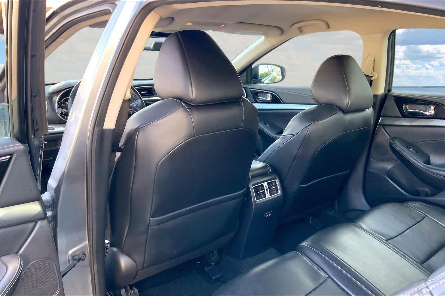 Used 2021 Nissan Maxima 3.5 SV w/ Floor Mat Group FWD image 12
