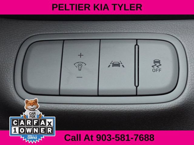 Used 2020 Hyundai Venue SEL image 25