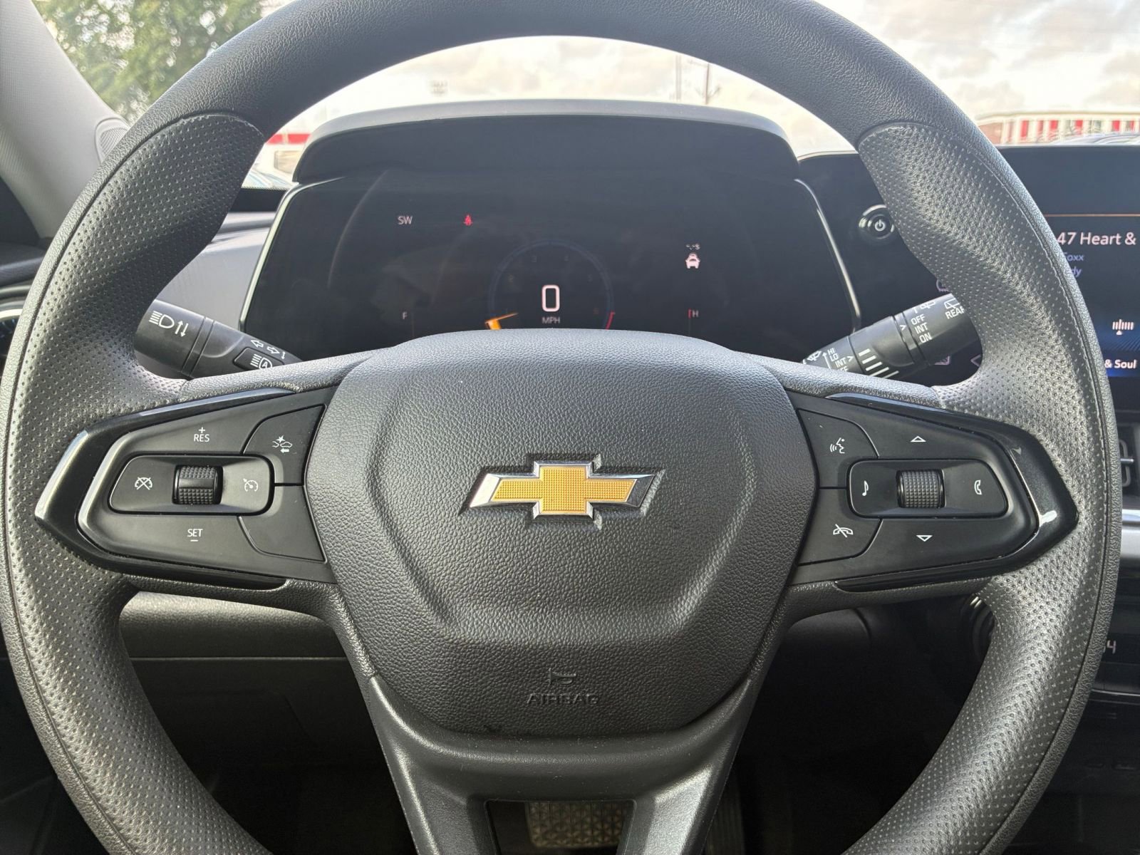 Used 2025 Chevrolet Trax LT FWD image 23