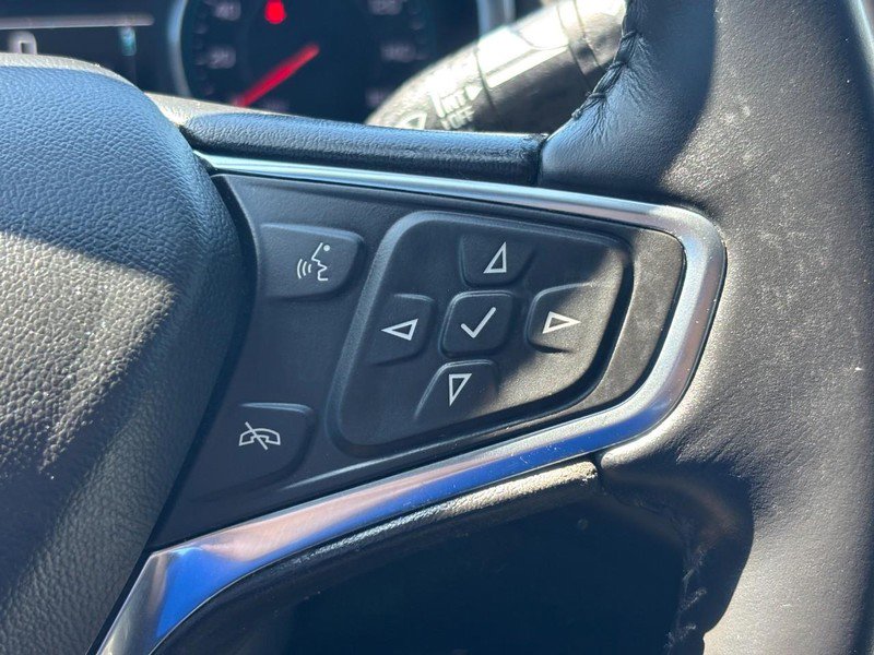 Used 2017 Chevrolet Malibu LT FWD image 18