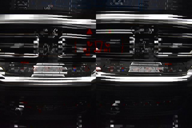 Used 2021 BMW 330i xDrive Sedan w/ Premium Package image 31