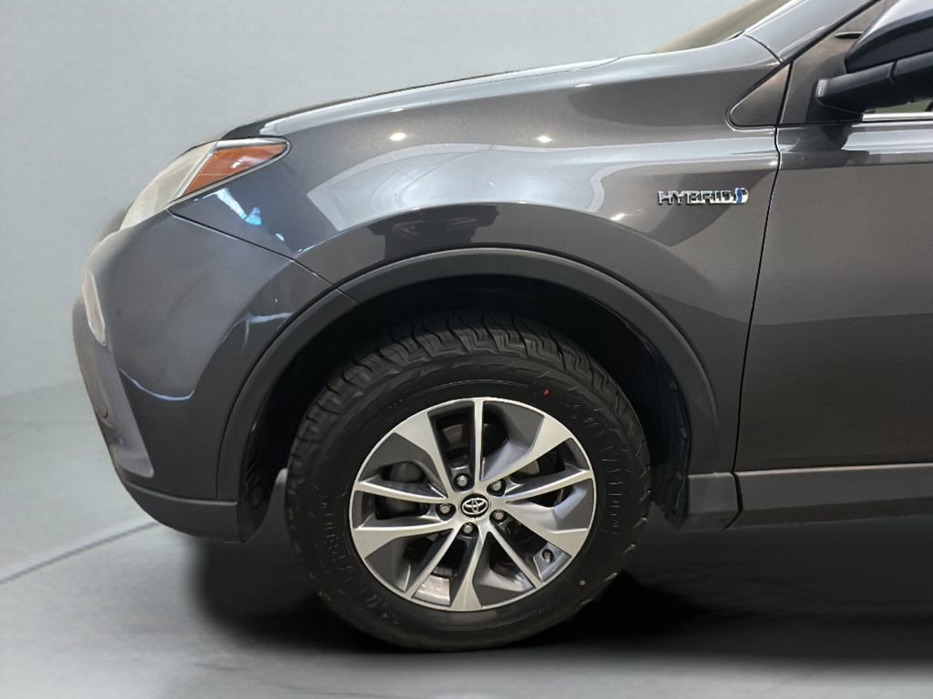 Used 2016 Toyota RAV4 XLE w/ Convenience Package image 3
