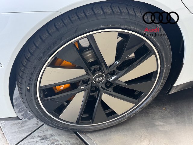 Used 2022 Audi RS e-tron GT w/ Carbon Performance Package AWD/4WD image 8