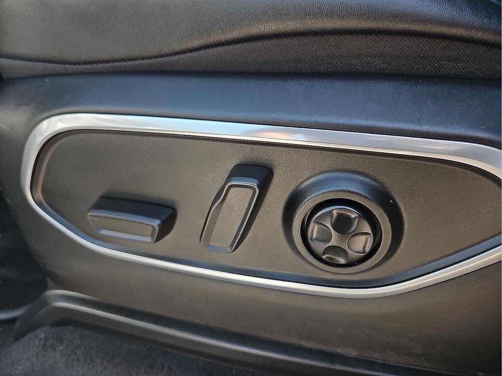 Used 2024 Jeep Wagoneer L Series II w/ Flexible Seating Group image 14