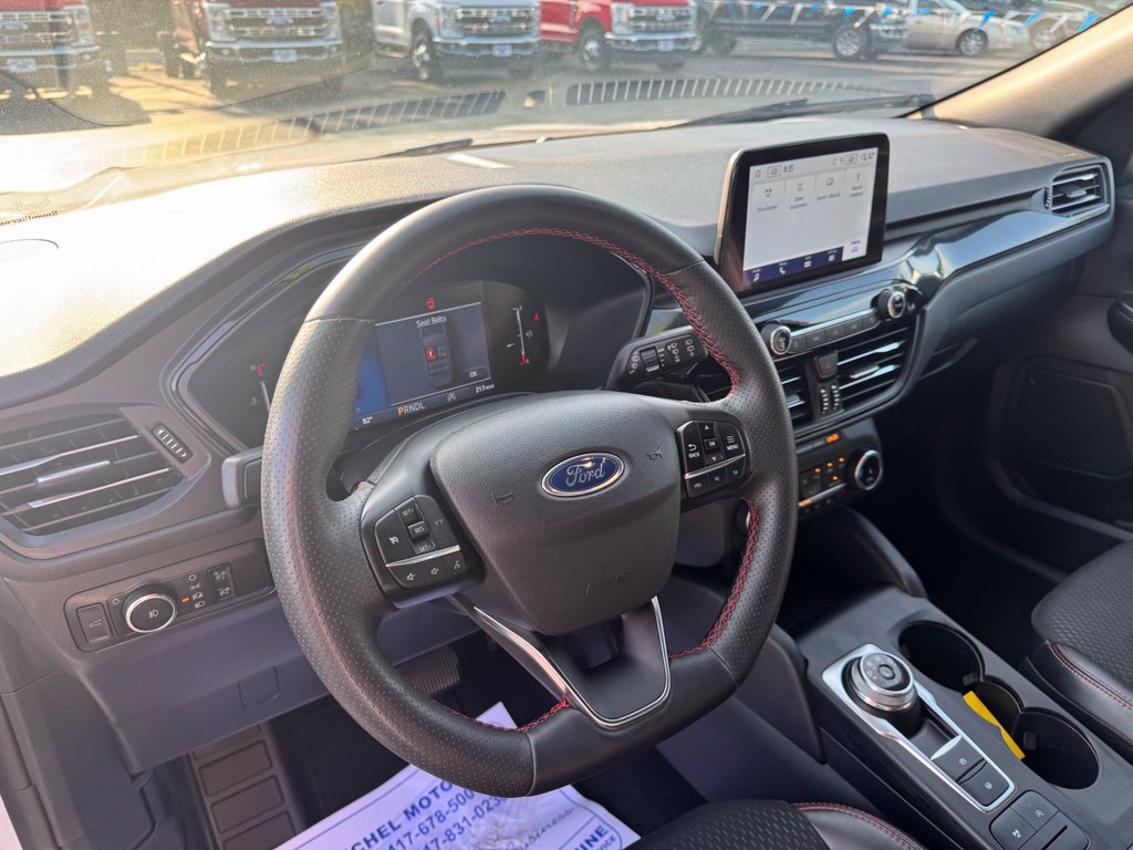 Certified 2025 Ford Escape ST-Line Select AWD/4WD image 7