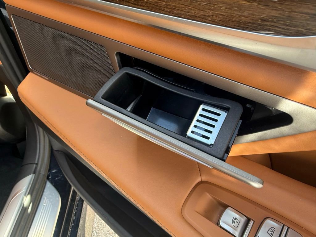 Used 2017 BMW 750i xDrive image 30