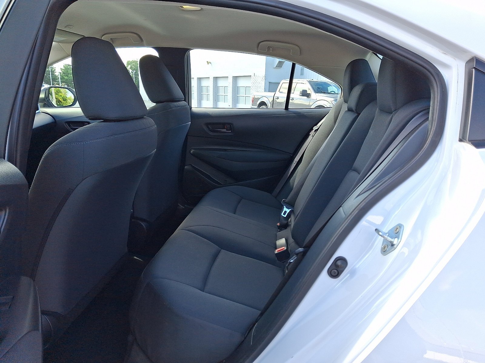 Used 2025 Toyota Corolla LE FWD image 11