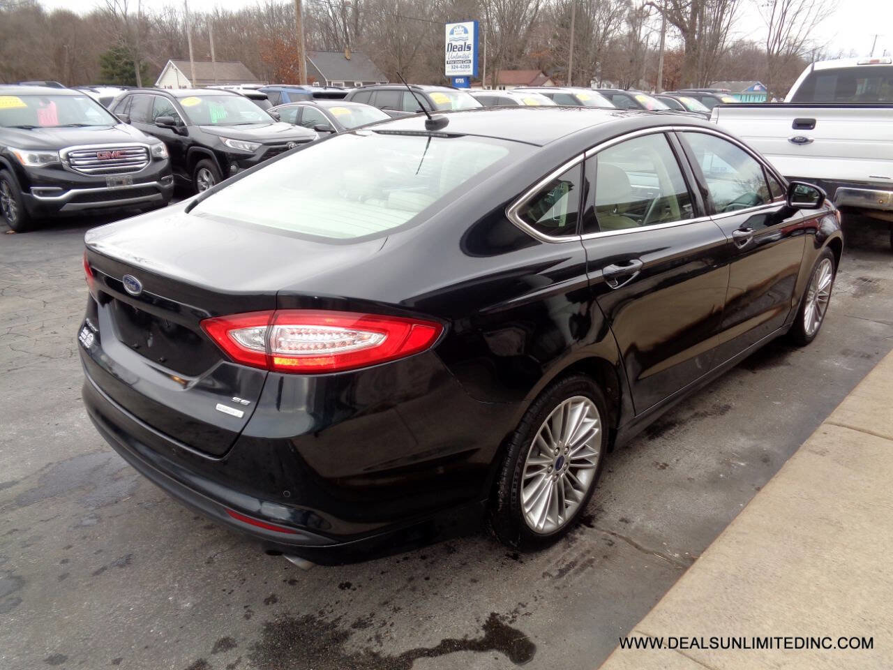 Used 2014 Ford Fusion SE w/ Equipment Group 202A FWD image 3