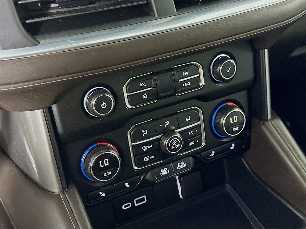 Used 2021 Chevrolet Tahoe LT w/ LT Signature Package RWD image 28